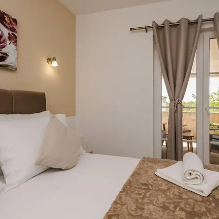 Feriehus Luxury With Heated Pool, Jacuzzi And Sauna Privlaka (Zadar)
