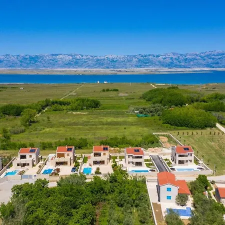 Luxury With Heated Pool, Jacuzzi And Sauna * Privlaka (Zadar)